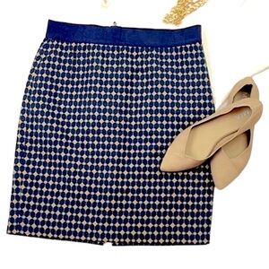Ann Taylor woman’s size 6 Geometric Mini Skirt